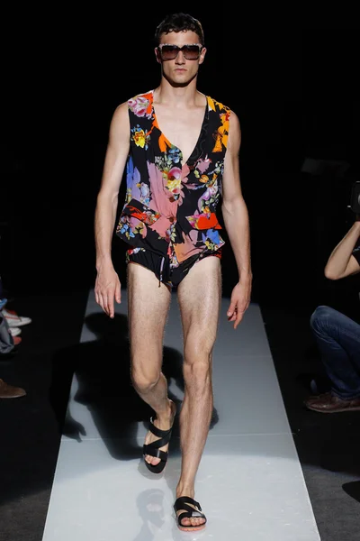 Look 30